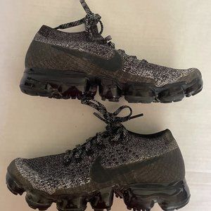 Nike Air VaporMax Black Oreo Running Shoes Womens Sz 7.5 849557-041